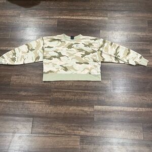 Nike(kids) girls Beige Camouflage Crewneck Sweater